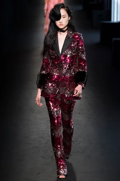 Look 63